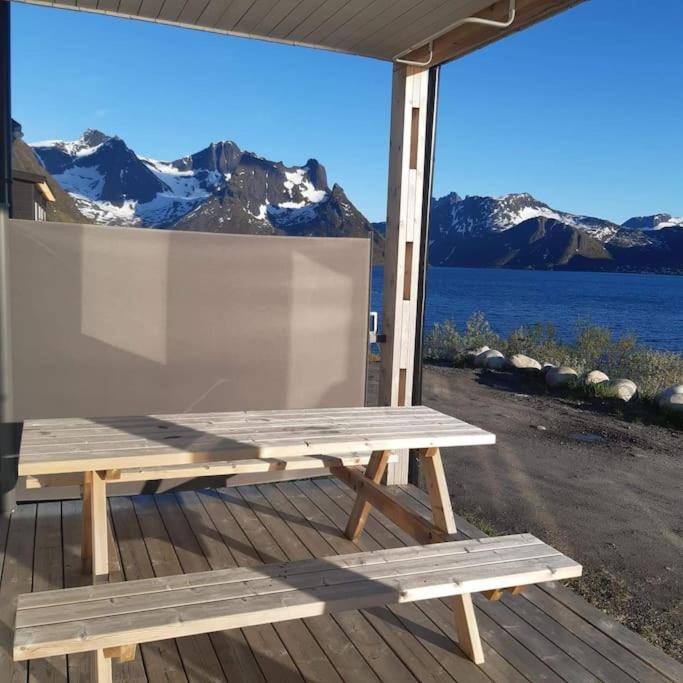 Senja, Husoy I Senja. Leilighet Med Utsikt Over Fjord Og Fjell Tofta 외부 사진